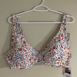 NWT Time and Tru Flower Bikini Top